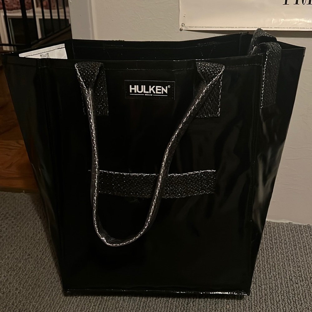 Brand new hulken bag never used med size measurements on 3rd picture